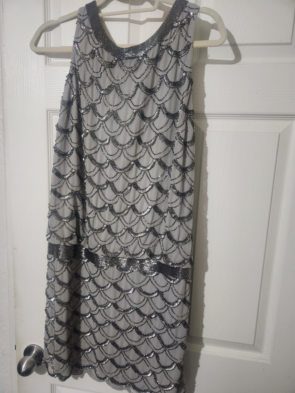 Adrianna Papell Silver Sequin Scallop Beaded Fish Scale Art Deco Gatsby Dress